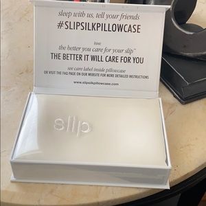 - Bnib SLIP pure silk pillowcase in white